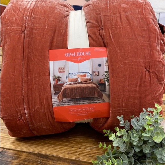 Maggie B’s Home Decor - Picture 3 of 6